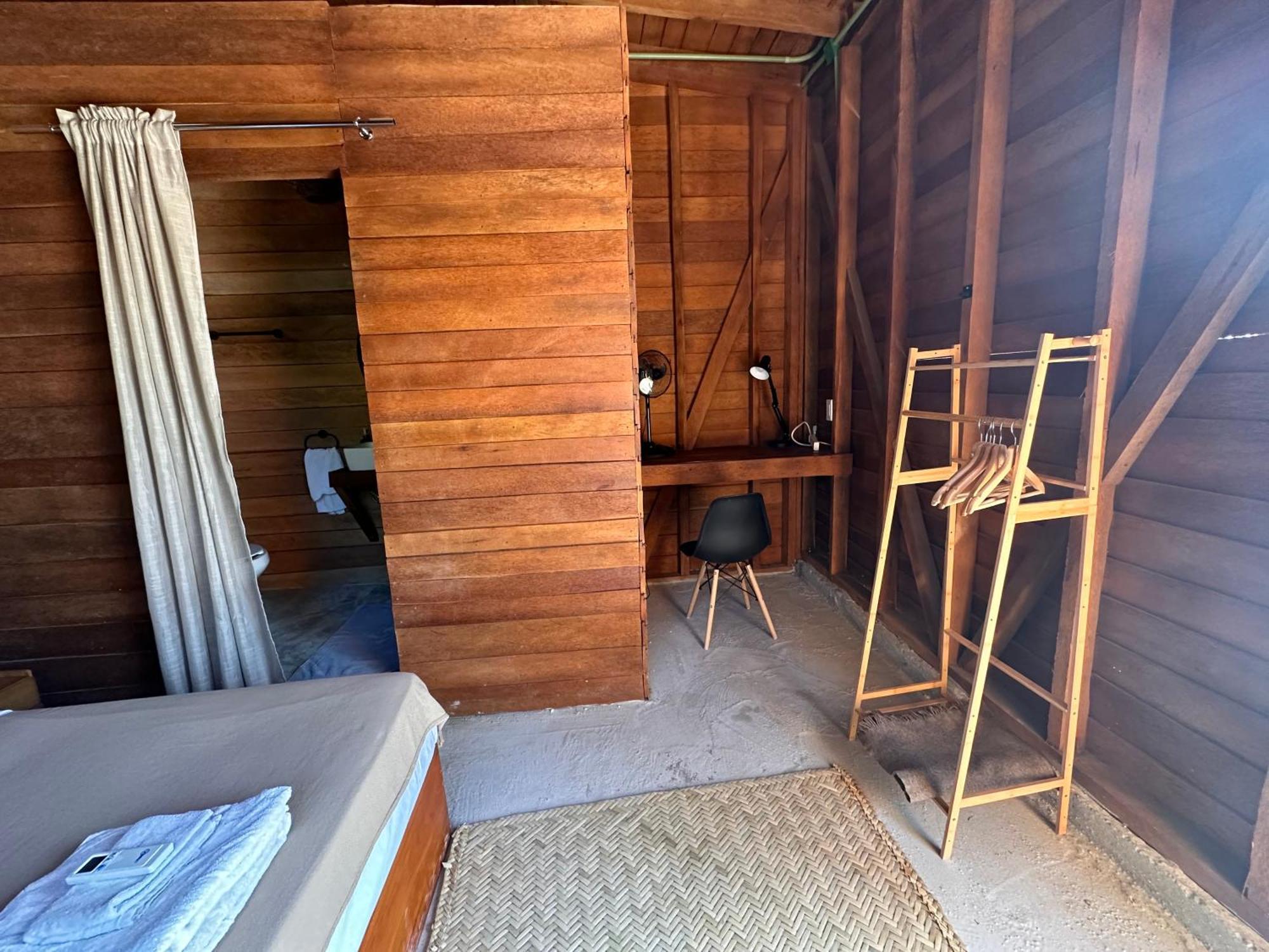 Mapache Hostel & Camping 홀박스아일랜드 외부 사진