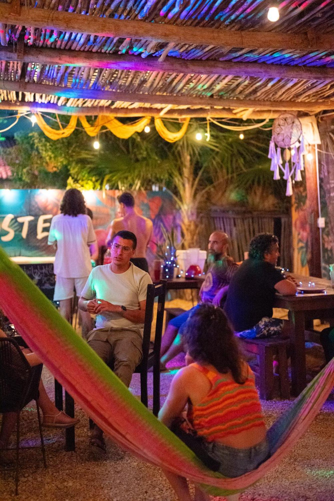 Mapache Hostel & Camping 홀박스아일랜드 외부 사진