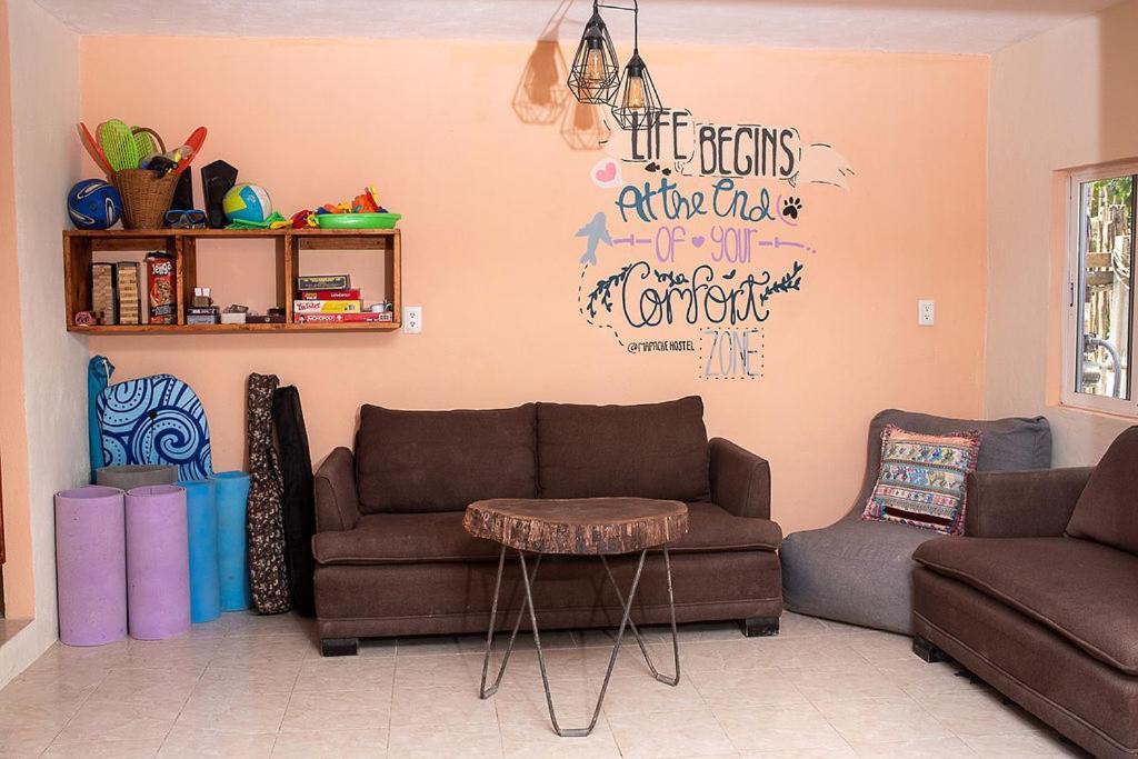 Mapache Hostel & Camping 홀박스아일랜드 외부 사진